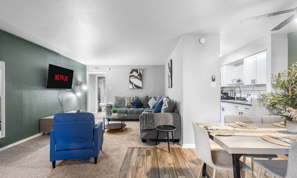 Central Arlington Apartment | 0.2mi/0.3km to Dallas Stadium 3BR +FREE Parking