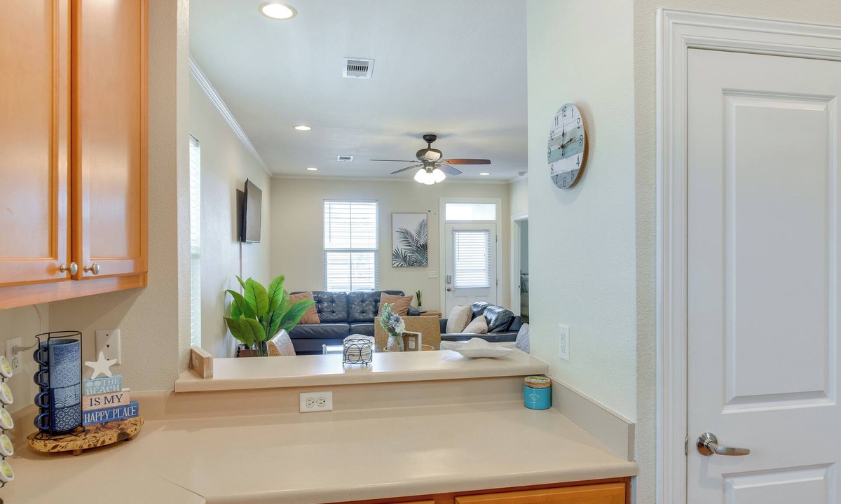 Galveston Cottage | 1/2 Mi to Galveston Beach: Home w/Private Pool
