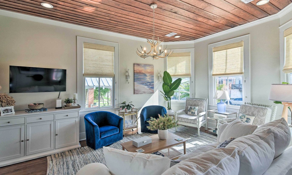 Galveston House | 1 Mi to Gulf! Couples Retreat in Galveston