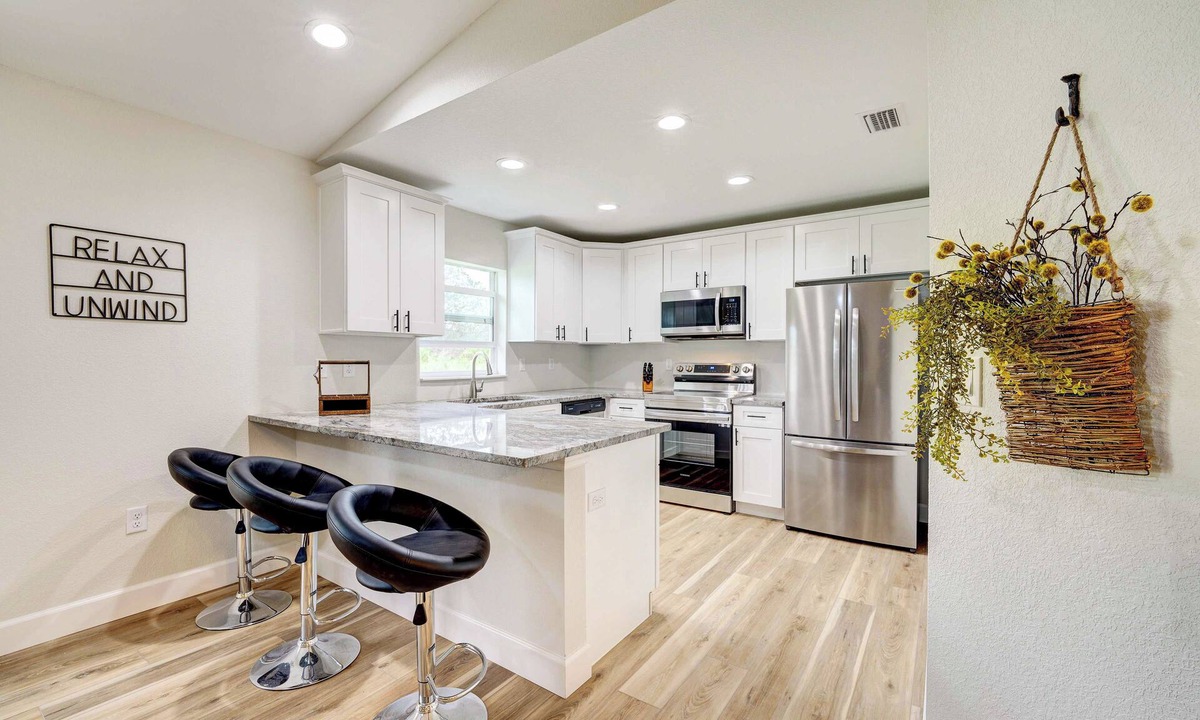 Sun 'N Lake Cottage | 1 Mi to Links! Resort Home Near Raceway in Sebring