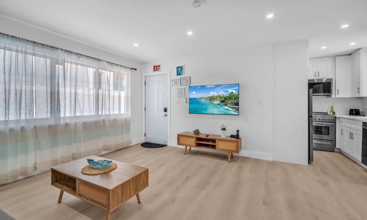 North Beach Apartment | #1 - Romantic Beach Escape 1BR Walk to Ocean