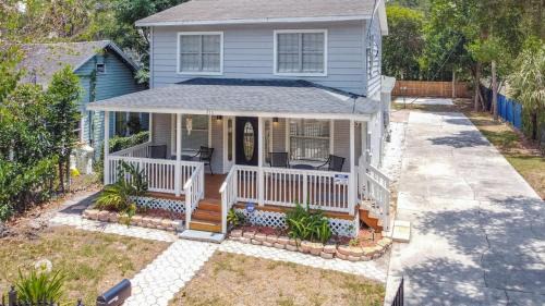 Tampa Heights House | 10 beds! Large home Groups multiple families