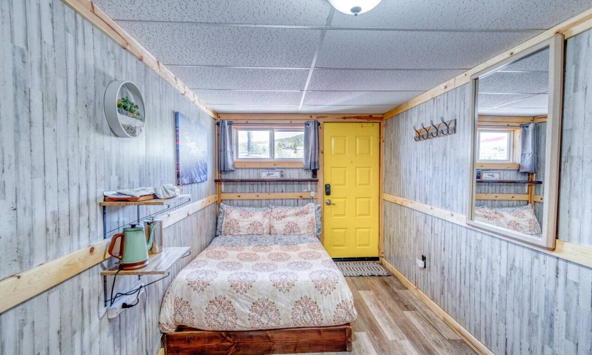 Leadville Apartment | #10 Renovated Dog Friendly Cozy Room Leadville CO