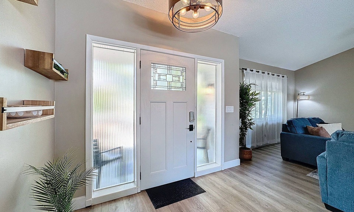 Clearwater Cottage | 1465 Satsuma Street