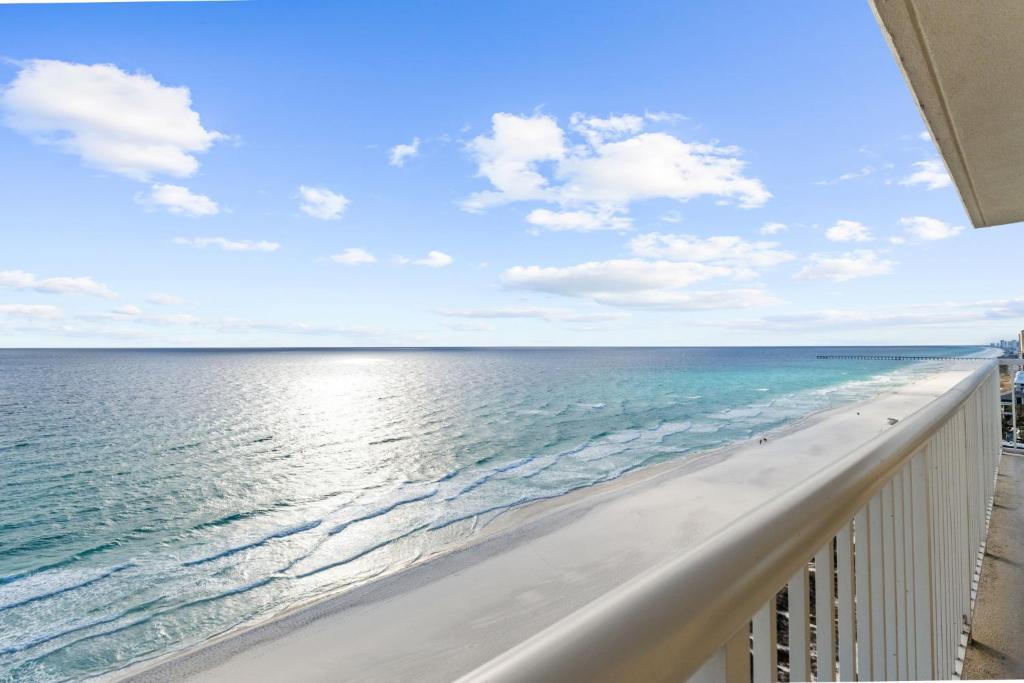 Long Beach Apartment | 16th-Floor Corner Condo at Majestic Beach Resort w/Panoramic Gulf Views