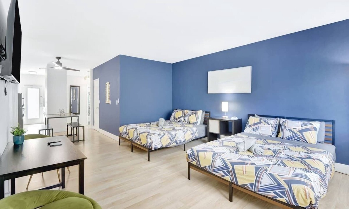 West Avenue Apartment | 1BR Miami Beach Apt with King plus 2 Queens & Parking