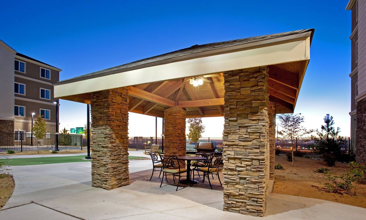 Albuquerque Apartment | 1BR Suite w/Hot Breakfast, Outdoor Pool & BBQ