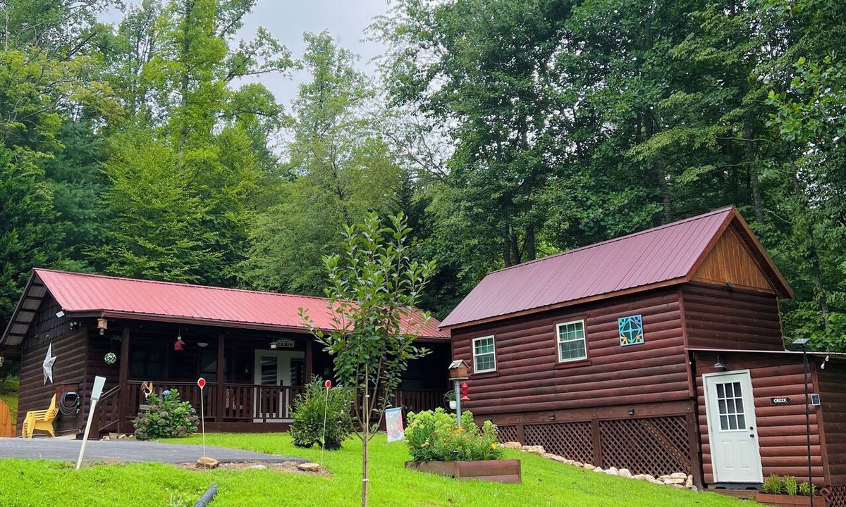 Unaka Cabin | 2/2 creek front peaceful cabin with Fiber optic WiFi and bonus room