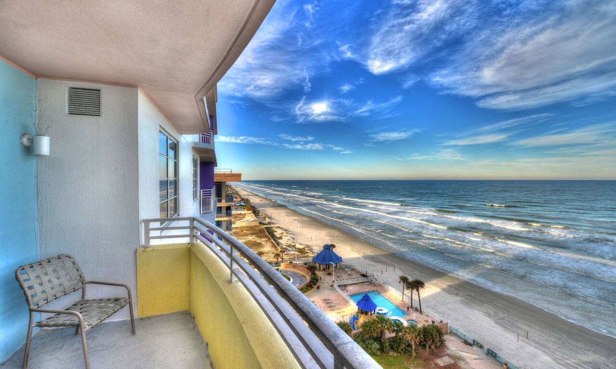 Seabreeze Historic District Condo | 2/2 Deluxe Ocean walk