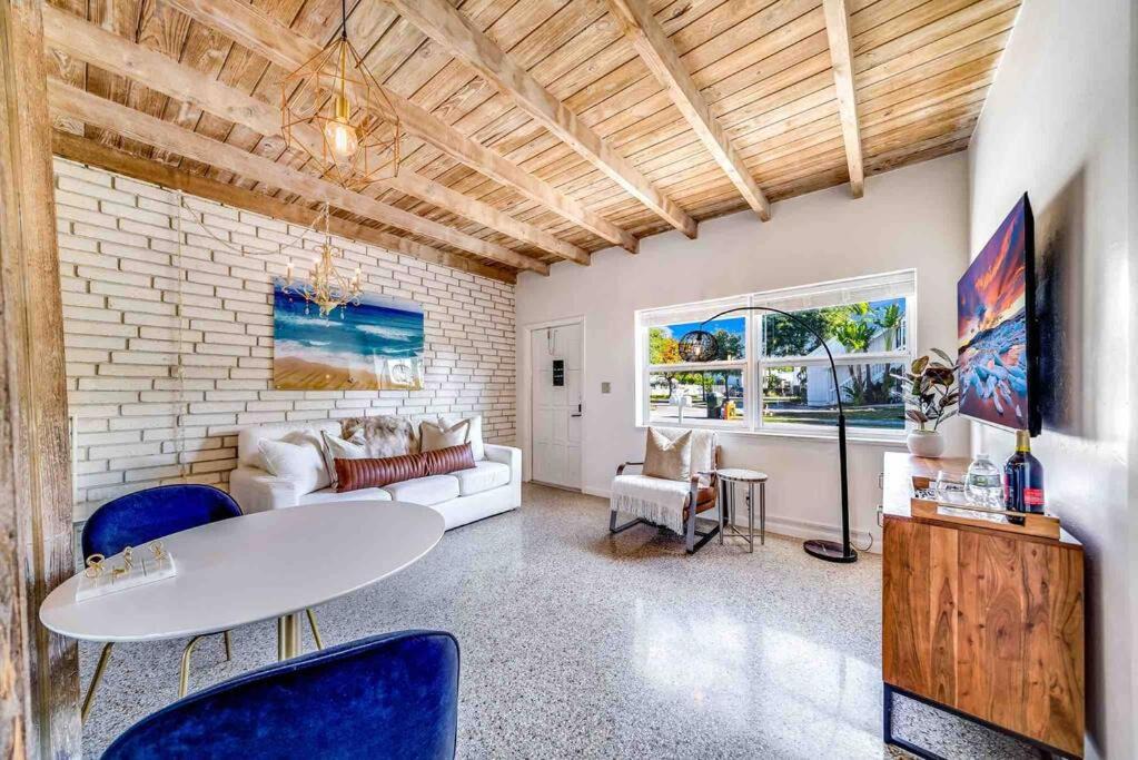 Del-Ida Park Historic District House | 2 BD Delray Beach Cottage walk to The Ave & beach
