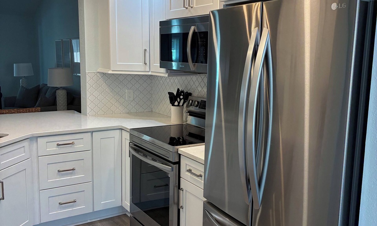 North Naples Condo | 2-bed 2- bath charming condo in North Naples off Wiggins Pass