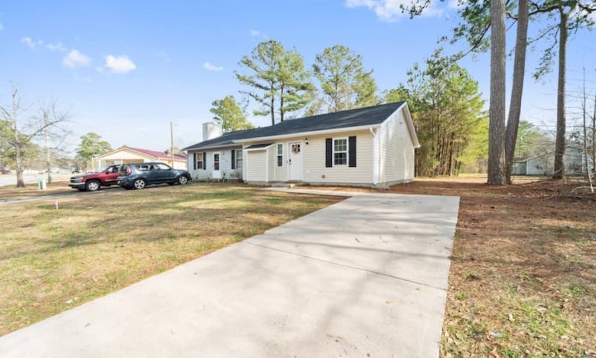 Westgate House | 2 bed 2 bath, sleeps 5. Southern Charm- Minutes to Camp Lejeune, MCAS, & Beach
