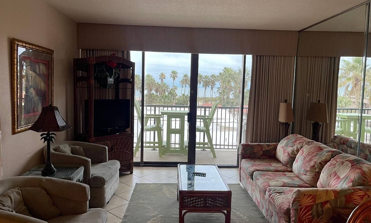 South Padre Island Resort | 2 Bedroom 2 Bathroom Condo #305 - Beachfront Property – Perfect for Families