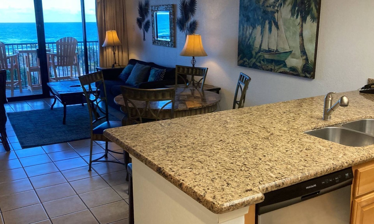 South Padre Island Resort | 2 Bedroom 2 Bathroom Condo #703 - Beachfront Property – Perfect for Families