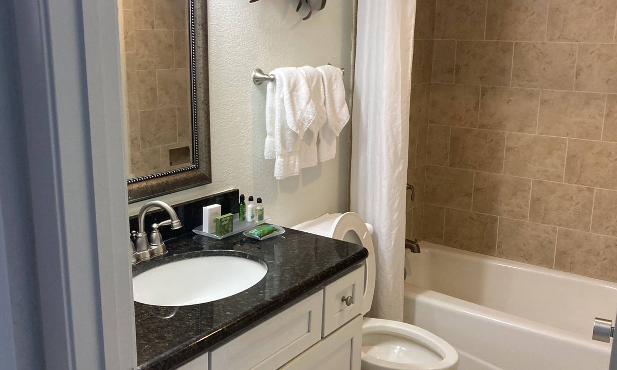 South Padre Island Resort | 2 Bedroom 2 Bathroom Condo #704 - Beachfront Property – Perfect for Families