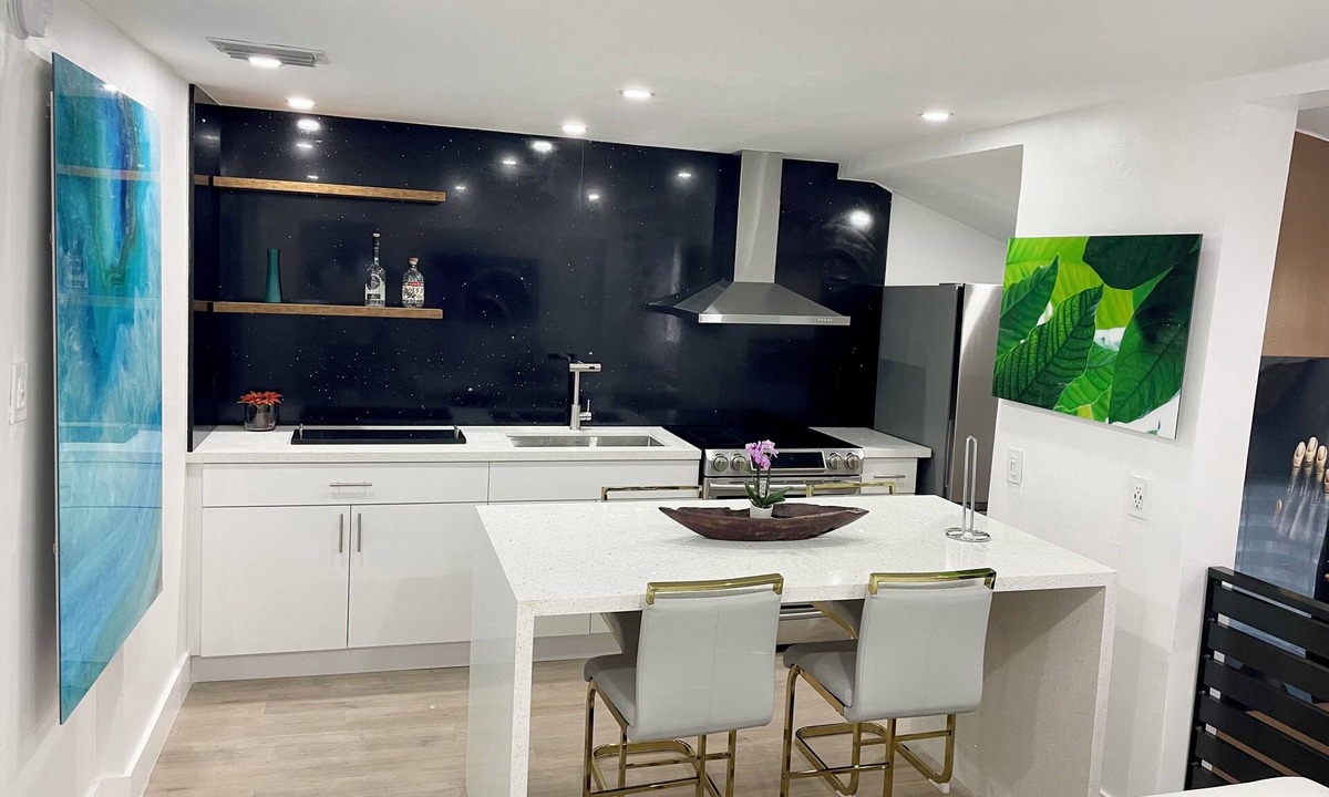 Little Haiti Apartment | 2 Bedroom City Apartment