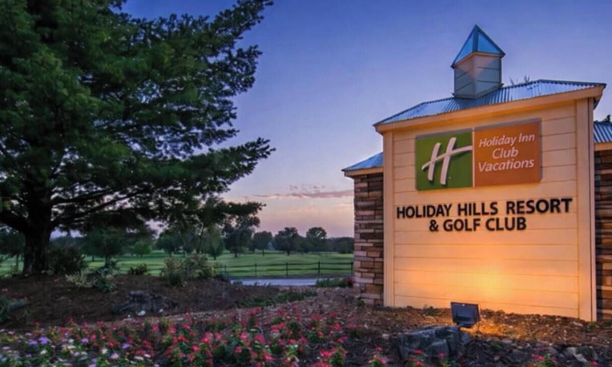 Branson Resort | 2 bedroom condo w/covered deck on Golf Club complex near gorgeous Branson Mo.