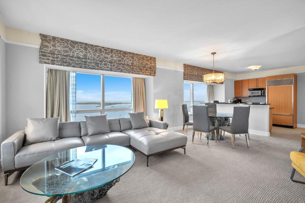Brickell Apartment | 2 Bedroom OR King Studio Suites Four Seasons Hotel Miami Free Wi-Fi & Free Parking