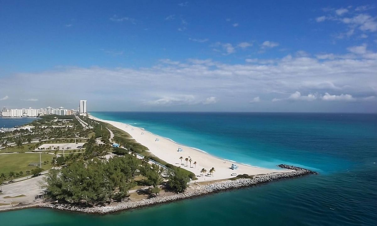 Bay Harbor Islands Hotel | 2 Deluxe Double Queen With Balcony at The Altair Hotel Bay Harbor Miami!