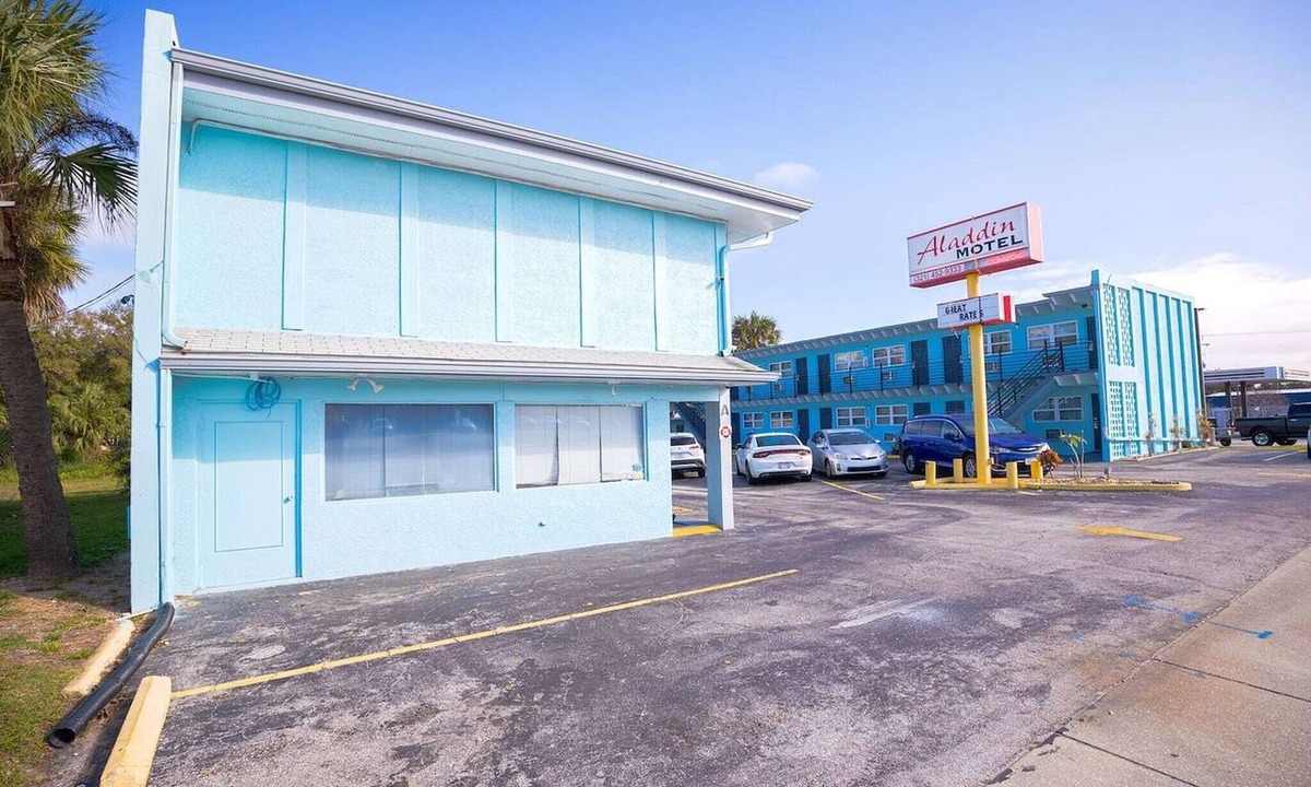 Merritt Island Apartment | 2 Full Beds|Non-Smoking