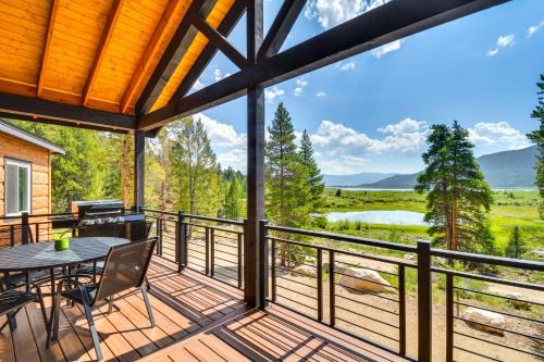 Twin Lakes House | 2 Mi to Lake: Stunning Twin Lakes Home w/Deck