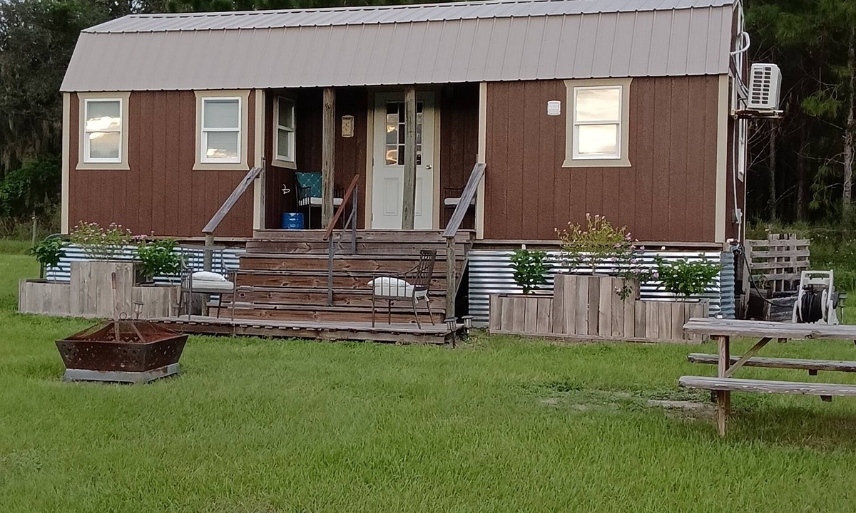 Howey-in-the-Hills House | (2) Tiny Homes on 6 acre horse farm, Spring fed pond, Amazing sunsets, fire pit.