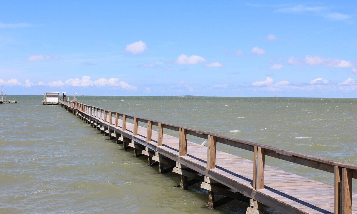 Port Mansfield Cottage | 200 North Shore - Cozy Waterfront Cottage! Excellent Fishing!