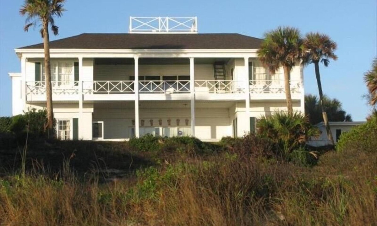 Sawgrass House | 250 Feet Oceanfront Property- Direct Beach Access and Private Pool