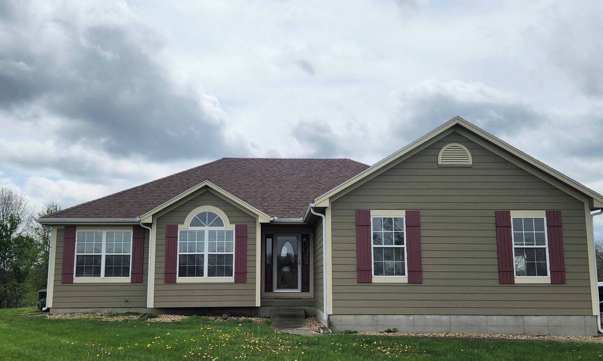 Johnson County House | 28 Acre Country Escape. Perfect MO State Fair or visiting WAFB!