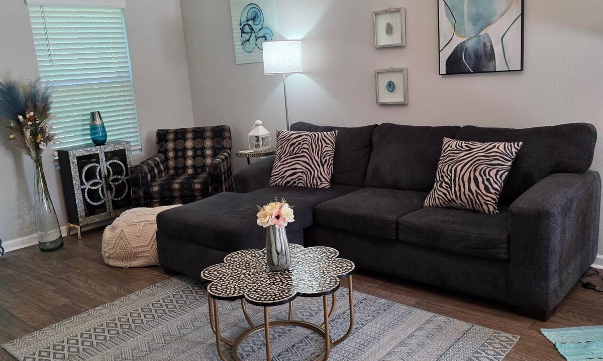 Arlington Apartment | 2BR/2.5BA Home- King-Queen-Bunk Bds - Near DT JAX