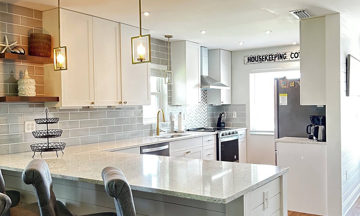 Bayshore Gardens House | 2BR/2BA – 55+ Community Rental - 6 Miles to Anna Maria Island Beaches