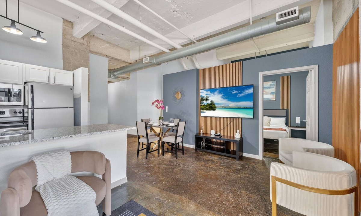 River Market Apartment | 2BR Riverfront District Loft | Near Power & Light