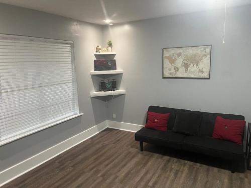 Dothan House | 3 bedroom 2 bath private home in Quiet nice Neighborhood