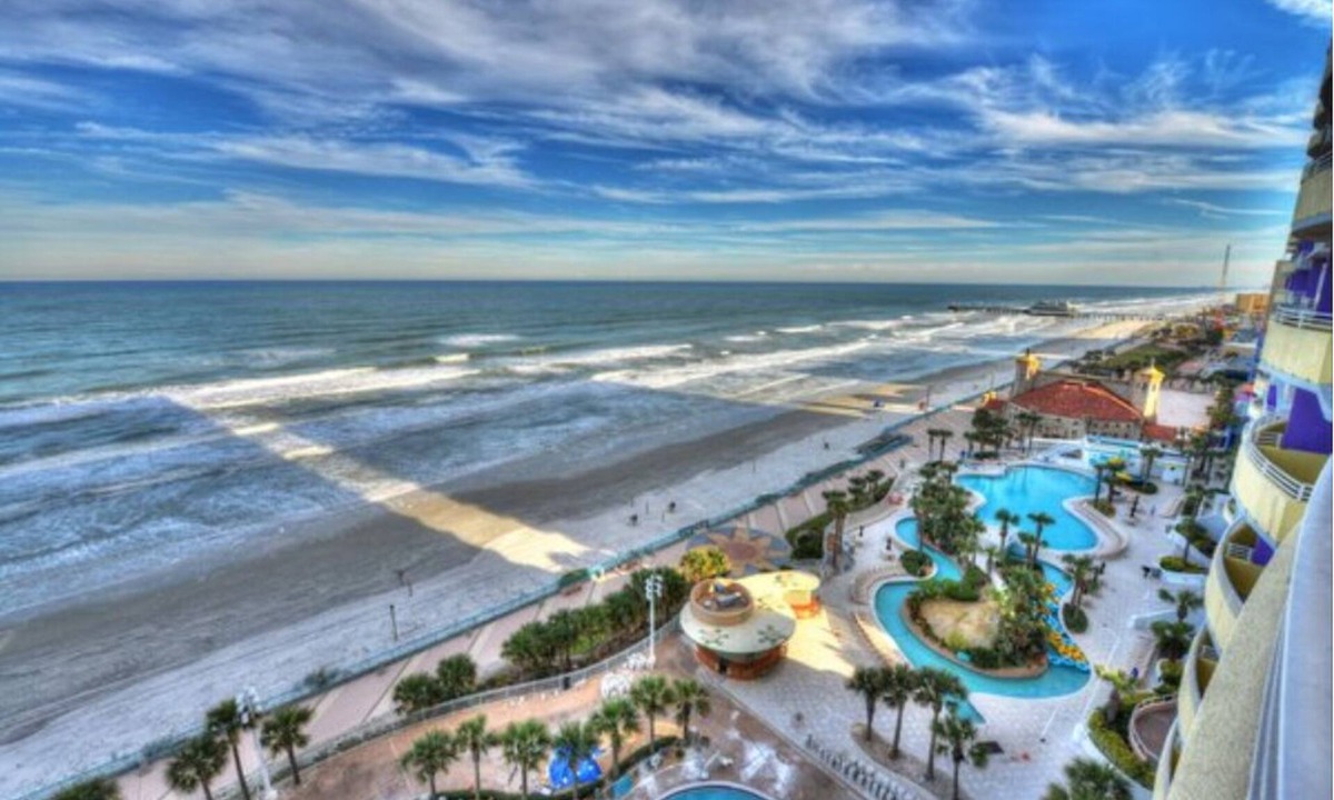 Smith's Memento Condo | 3 Bedroom Deluxe Oceanfront Balcony Condo on Daytona Beach at Ocean Walk Resort!