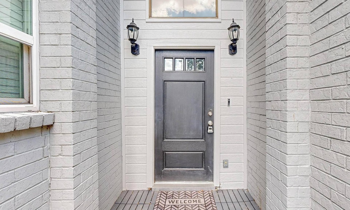 Irving House | 3-bedroom house in Las Colinas with AC