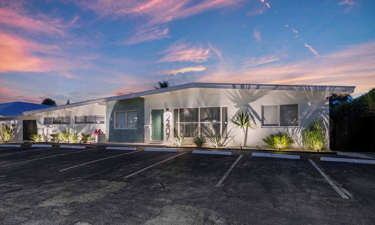 Dolphin Isles Apartment | 3 Bedroom on the Barrier Island. Walk to the Beach