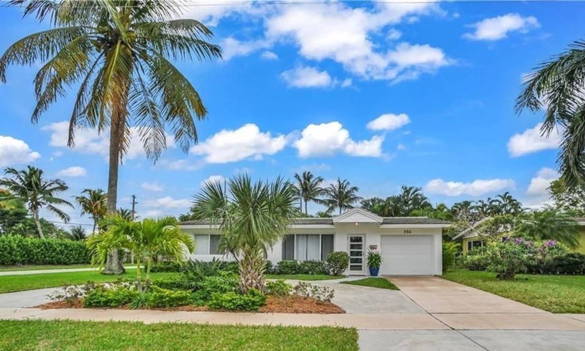 Deerfield Beach Apartment | 3 Bedroom Single family 245680 by Houzlet