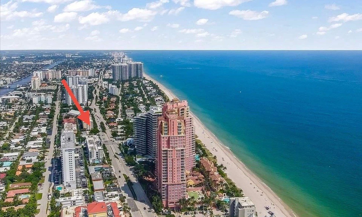 Dolphin Isles House | 3 Casitas-walk-to-Beach-6BR/6BA-Central-AC-Yard-Games-Sleeps 16+