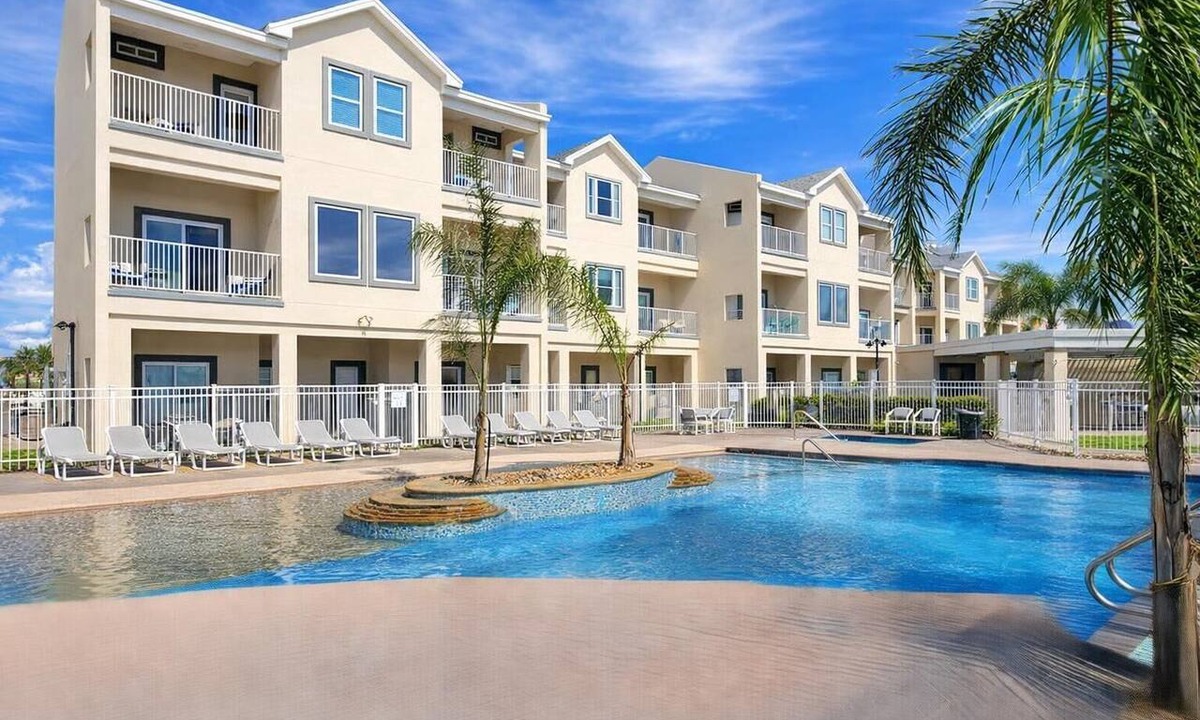 South Padre Island Condo | * 3 level luxury Beachlike Pool * Killer Sunsets