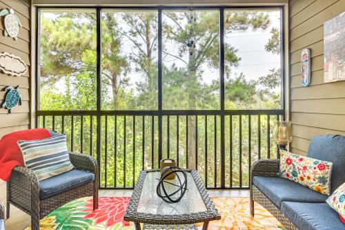 Foley House | 3 Mi to OWA: Modern Condo w/Resort Pool!