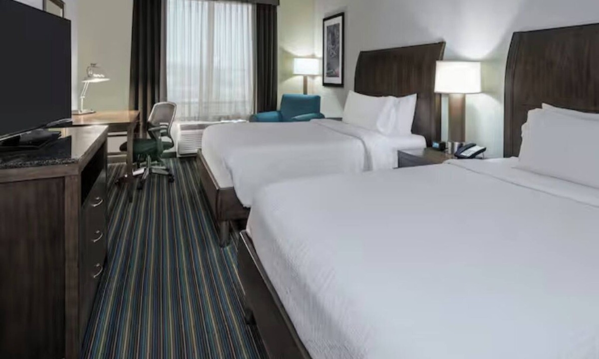 Far North Central Hotel | 3 Rooms w/Outdoor Pool Access - Unwind & Relax | PopStroke - 2.0 miles