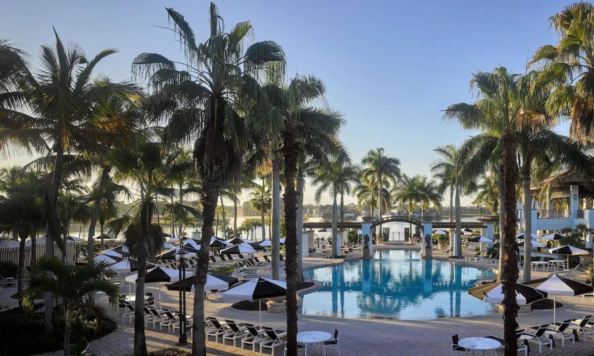 Hunt Club Hotel | 3 Stylish Units w/Private Balcony & Garden Views in Palm Beach