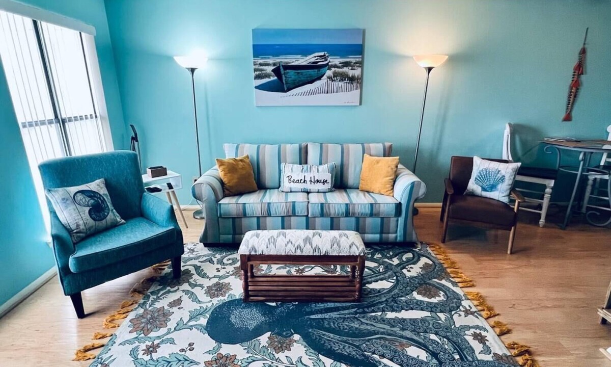 West Panama City Beach Condo | 30 SECOND WALK TO BEACH - Gulf View from front door! Snowbirds are welcome!