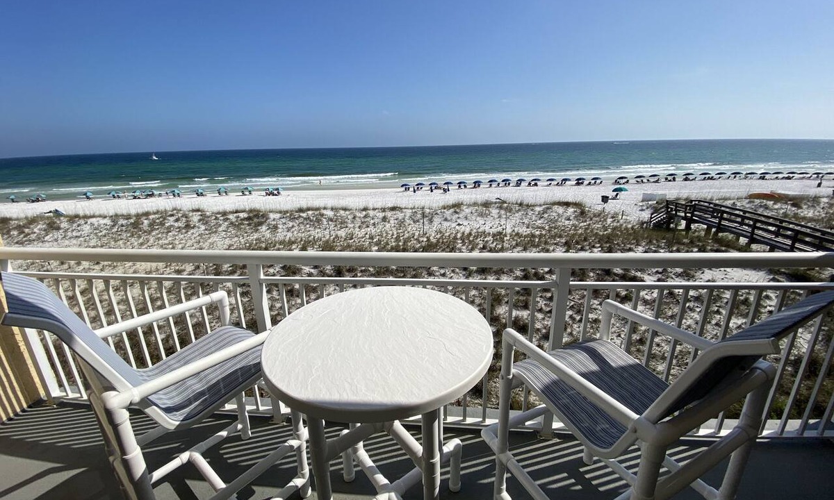 Fort Walton Beach Condo | #302- TOP FLOOR, GULF FRONT! NOW BOOKING SPRING AND SUMMER! BCH SERVICE INCL!