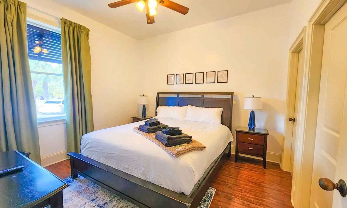 Dune Allen Beach Apartment | 30A Inn & Suites Uptown King Suite