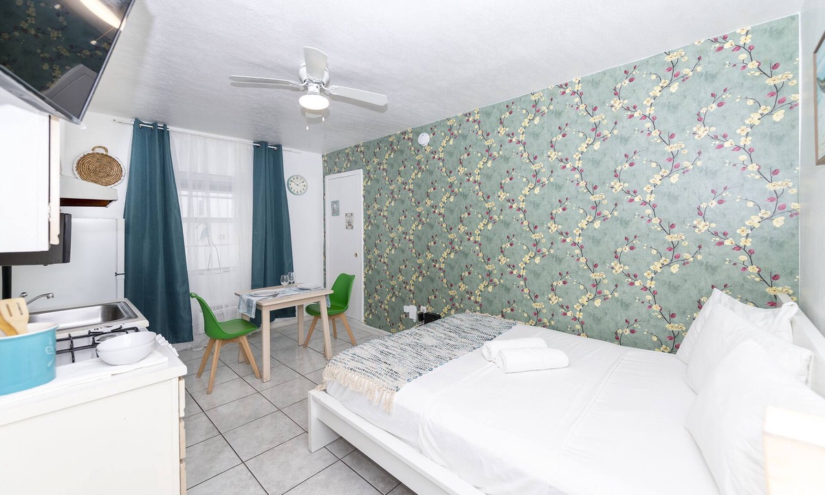 South of Fifth Apartment | 335 Ocean Walk Apartments