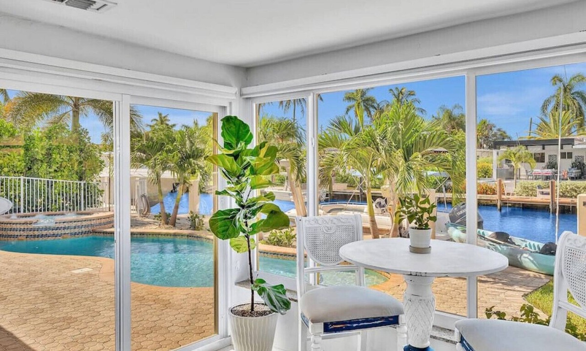 Garden Isles Villa | 350 · Oasis Waterfront! Boat Rental/Spa/BBQ/Kayaks/Pool!