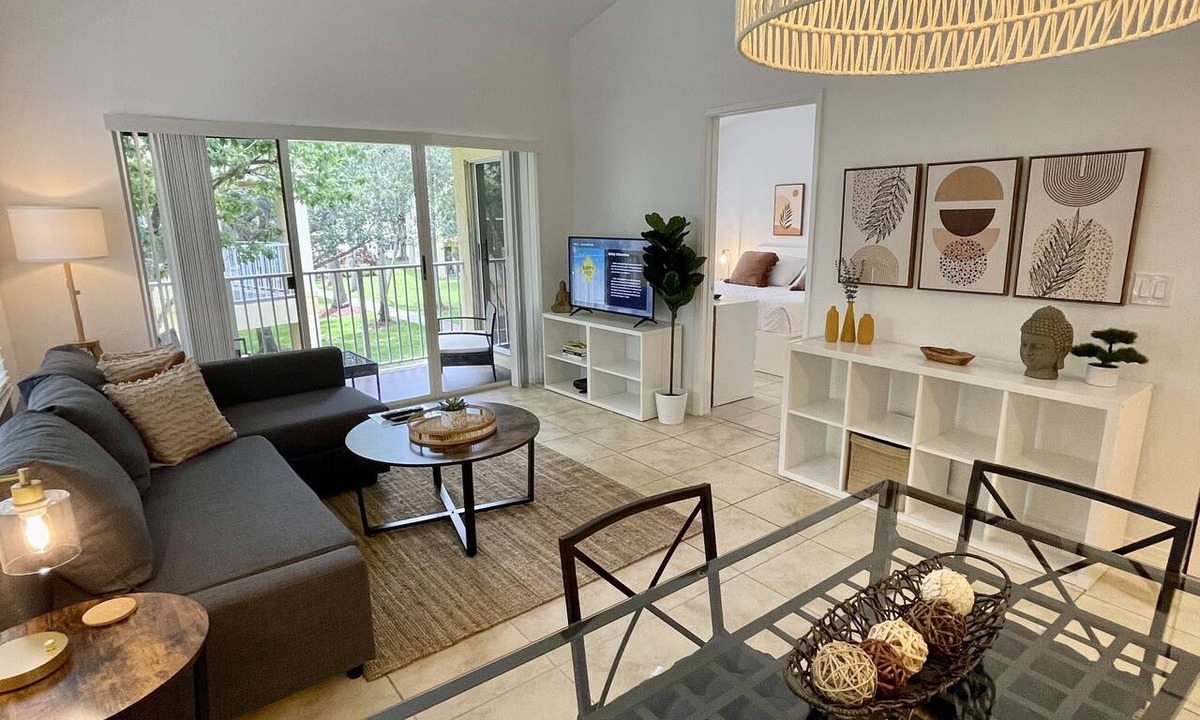 Mission Bay Apartment | 350C – Spacious Top-Floor Corner Apt w/Washer & Dryer