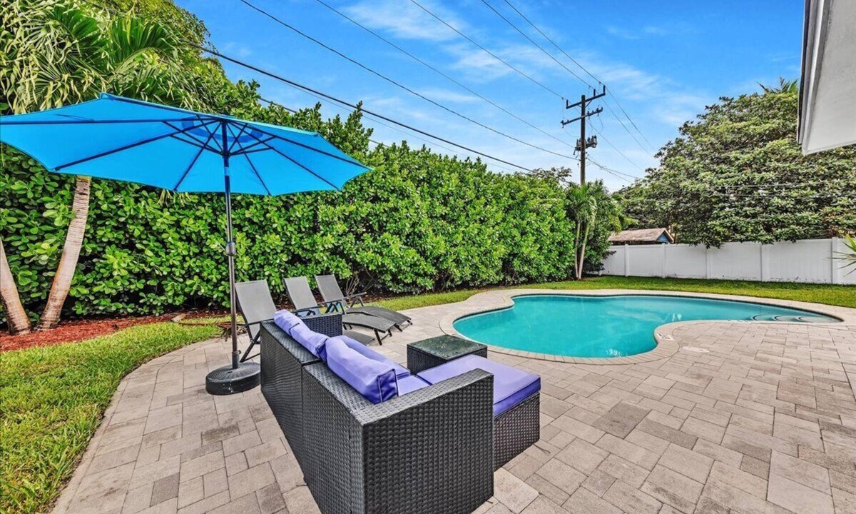 Survey Creek House | 3Bed Modern Home Family Friendly Heated Pool