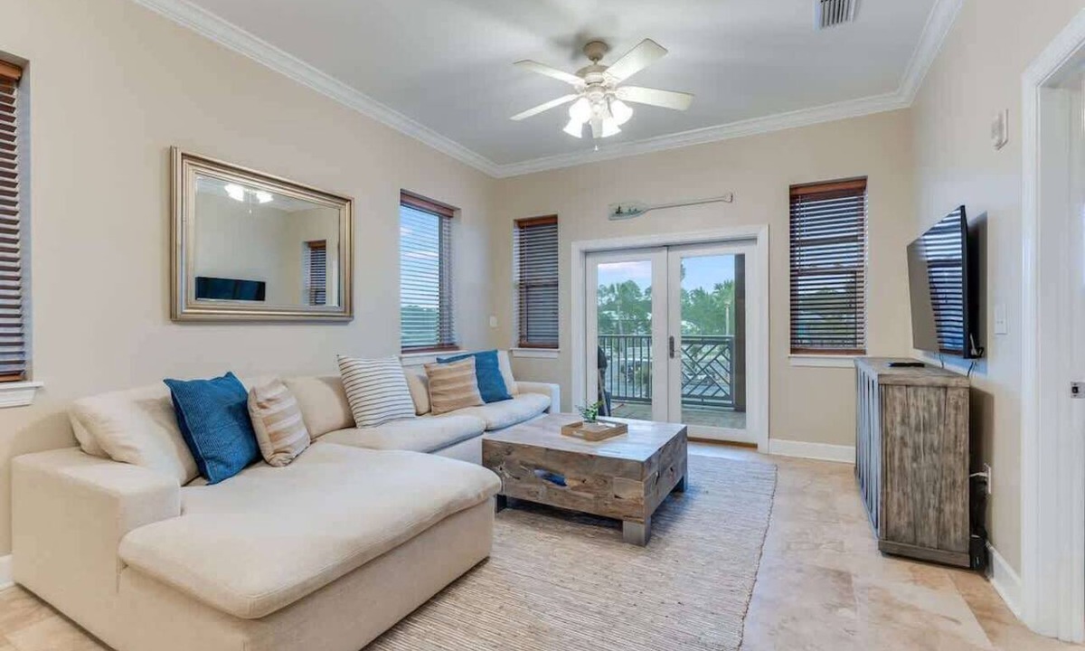 Seagrove Beach Condo | 3BR condo near beach w/screened patio